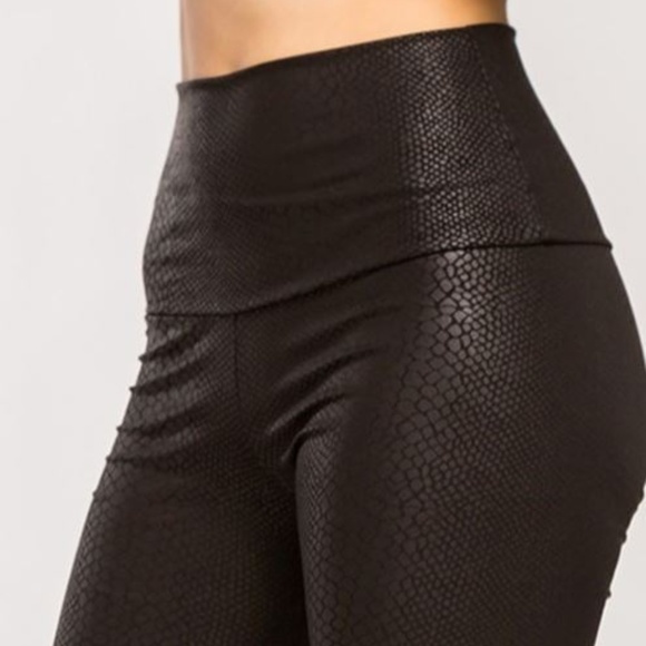 SNAKE SKIN HIGH WAIST LEGGINGS - Picture 1 of 4